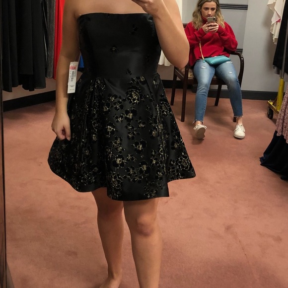 Black and gold formal dress - Picture 2 of 2